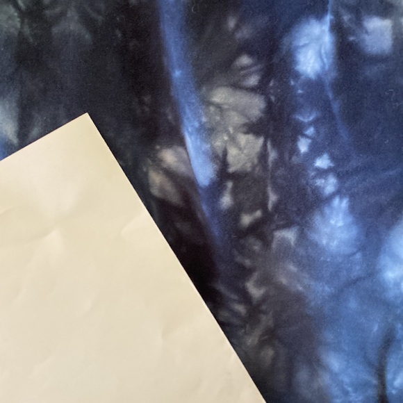 Women’s Chico’s Zenergy blue tie dyed leggings pants - size 2 (L/12) - Picture 3 of 5